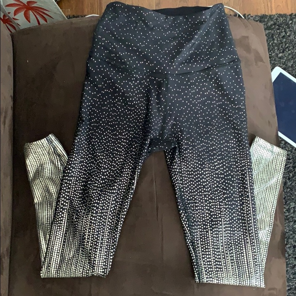 Small Beyond Yoga leggings